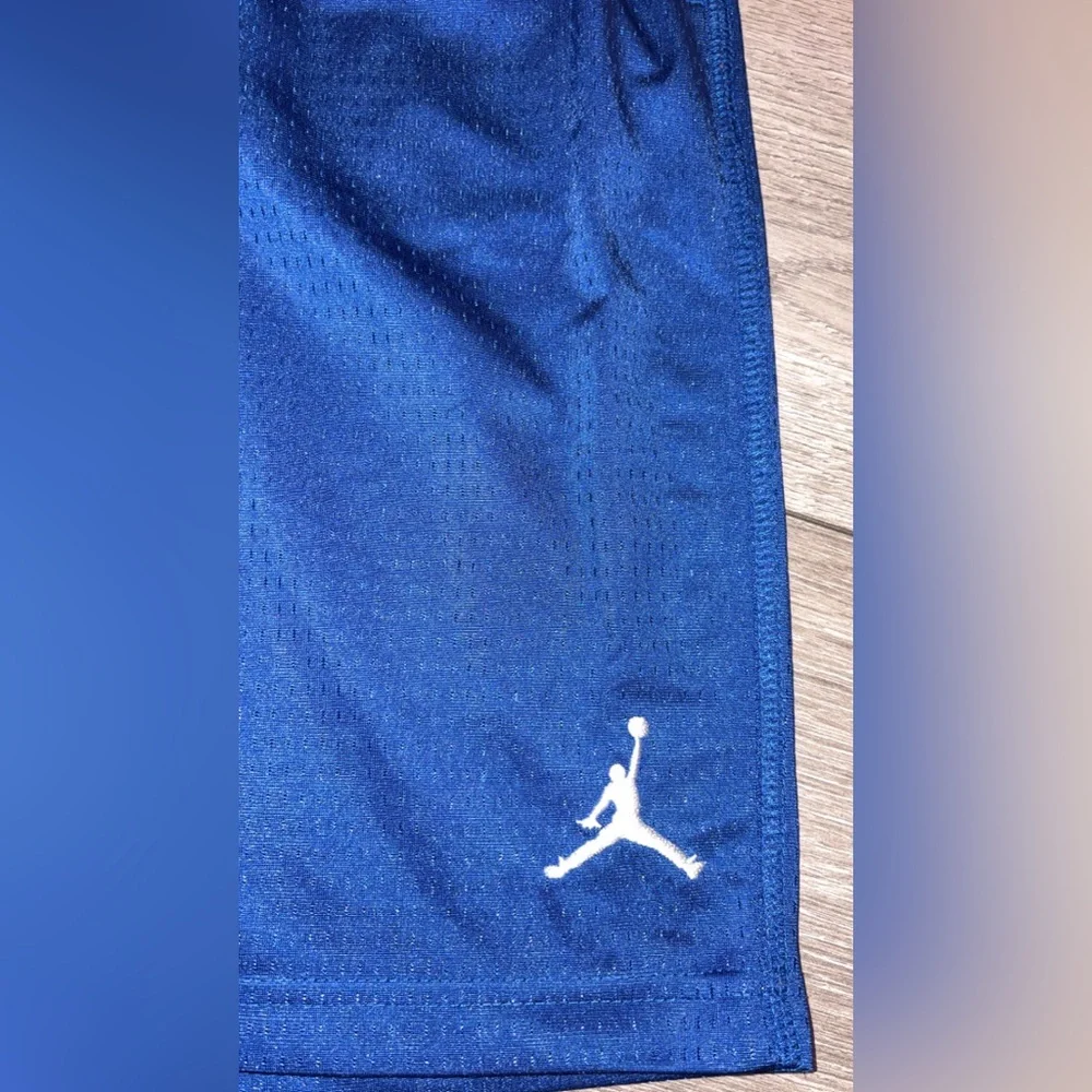Jordan Essentials Youth Size Large Basketball Shorts Blue W White Logo Athletic - Picture 8 of 8